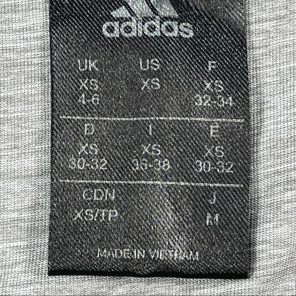 Adidas size Xs light grey silky stretchy scoop neck  curved hem tank top - Picture 10 of 10